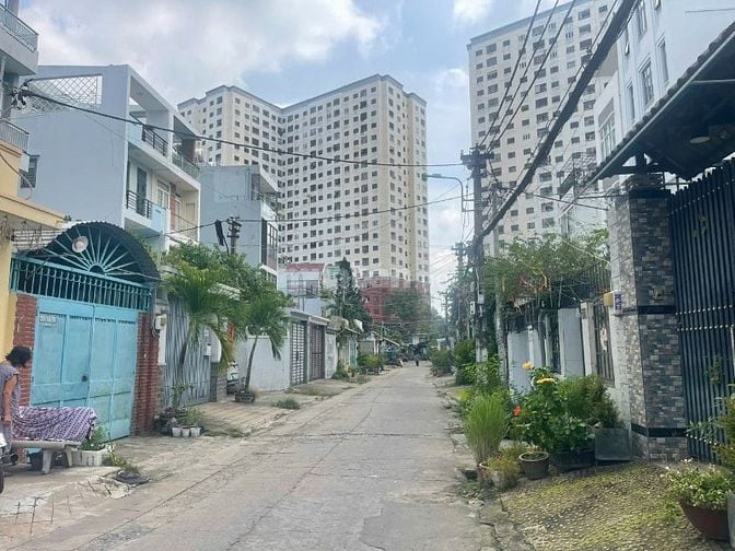 Cho thuê nhà Xô Viết Nghệ Tĩnh, P.21, Bình Thạnh, 4x26m, hẻm 2 xe hơi