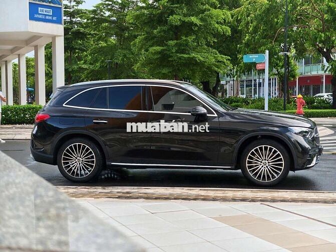 Mercedes-Benz GLC300 4Matic All New 2023 cực đẹp