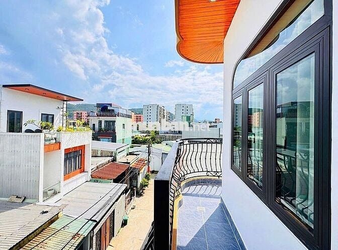 Vila Siêu Đẹp Gần Bến Xe Đà Nẵng-Ôtô đổ trước nhà-DT 70m2-Nhĩnh 5 tỷ