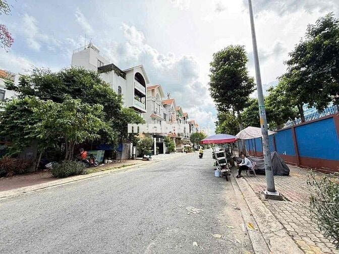 CHO THUÊ BIỆT THỰ HIM LAM Q7, HẦM TRỆT 3 LẦu, THANG MÁY 55 TRIỆU