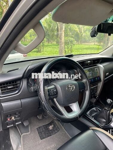 Bán 2 xe Toyota Fortuner & 1 xe Ford Transit 10chỗ