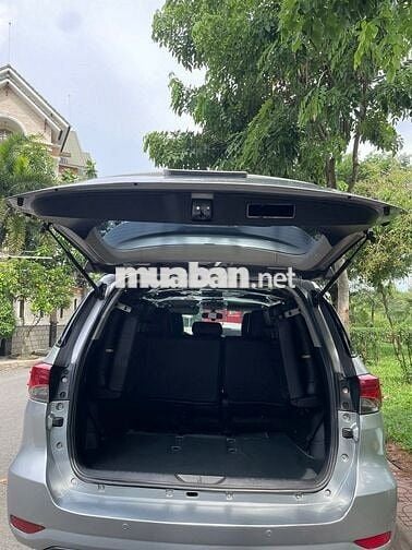 Bán 2 xe Toyota Fortuner & 1 xe Ford Transit 10chỗ