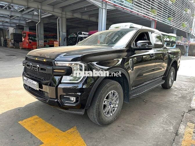 Ford Ranger XLS AT 2.0L 4x2 2024 Đen, xe lướt