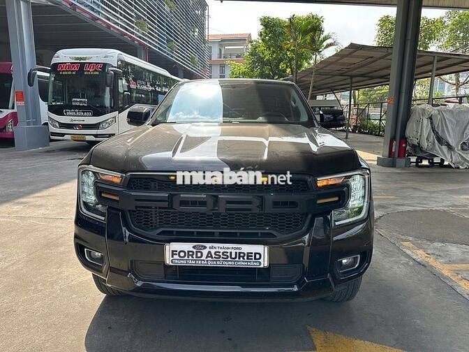 Ford Ranger XLS AT 2.0L 4x2 2024 Đen, xe lướt