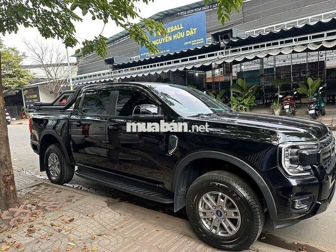Ford Ranger XLS AT 2.0L 4x2 2025 lướt