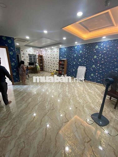 VILLA CHO THUÊ HẺM XE TẢI CỘNG HOÀ GIÁ TỐT