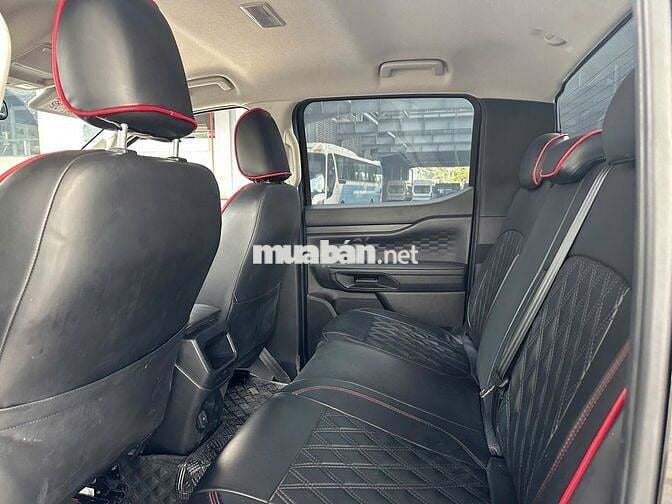 Ford Ranger XLS AT 2.0L 4x2 2024 Đen, xe lướt