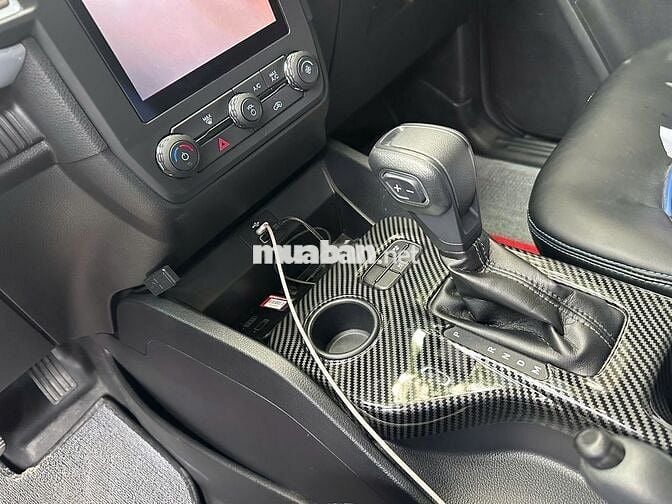 Ford Ranger XLS AT 2.0L 4x2 2025 lướt