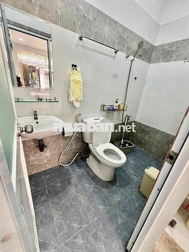 Cho thuê nhà HXH 154/… phạm văn hai ,TB 4x10m 1L 1x triệu / tháng