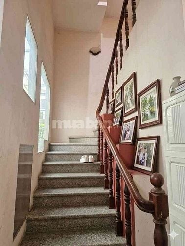 Lịch bay định cư đến gần. Chủ cần bán gấp nhà nguyễn xí -6m*20m