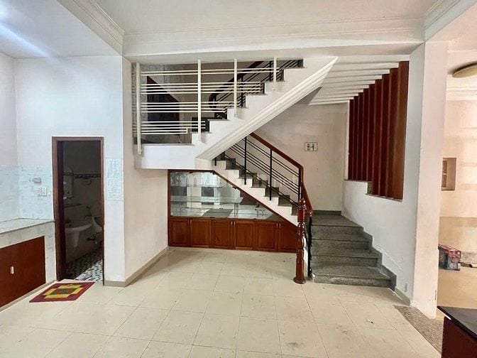 Lịch bay định cư đến gần. Chủ cần bán gấp nhà nguyễn xí -6m*20m