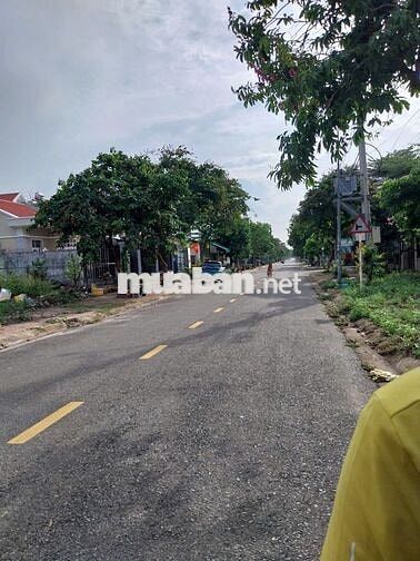 Chính chủ bán đất đường Phạm Văn Đồng, Khu Vạn Hạnh, Phú Mỹ, Vũng Tàu