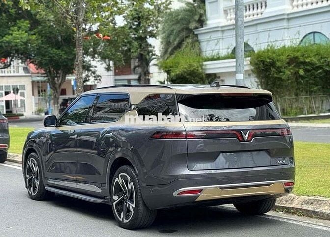 Vinfast VF9 Plus 2024 Xám 7 chỗ trần thép 2v km