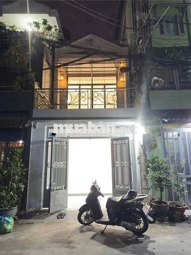 Cho thuê nhà hẻm xe tải 2pn đường Tô Hiến Thành Q10