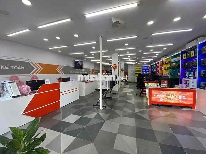 CHO THUÊ NHÀ MT LÝ THƯỜNG KIỆT, Q5 – NGANG 7,5M – GIÁ 63 TRIỆU/THÁNG