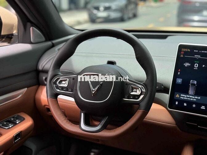 Vinfast VF9 Plus 2024 Xám 7 chỗ trần thép 2v km