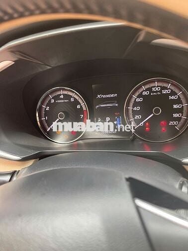Mitsubishi Xpander mua tháng 3/2020 Bạc 7 chỗ