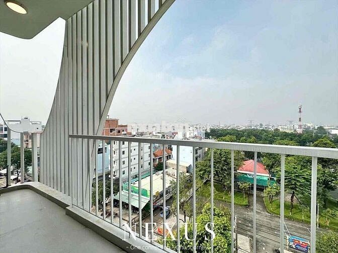 STUDIO 35m2 BAN CÔNG RIÊNG SIÊU BỰ TRÊN TRỤC ĐƯỜNG LỚN CV LÀNG HOA