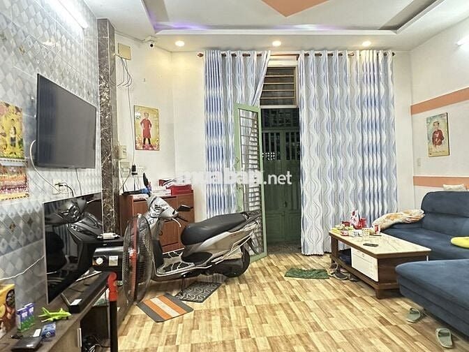 Nhà Nguyên Căn Đường Nguyễn Duy - 2PN 2WC - 4.5x10m - Sẵn Nội Thất