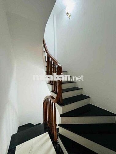 HÓT! CHÍNH CHỦ BÁN NHÀ PHỐ NGUYỄN TRÃI – 36M² x 5 TẦNG – CÁCH Ô TÔ 12M