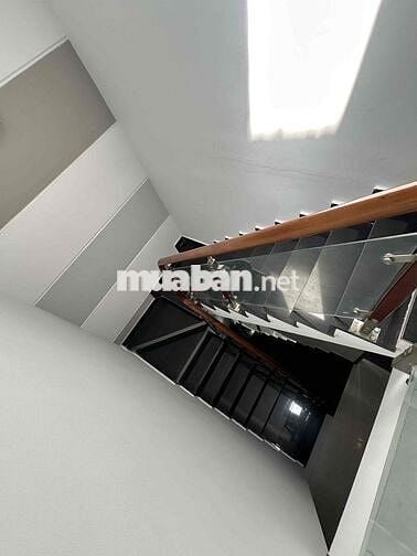 Nhà kiên cố 1/ Lê Thị Riêng 1 trệt 2 lầu