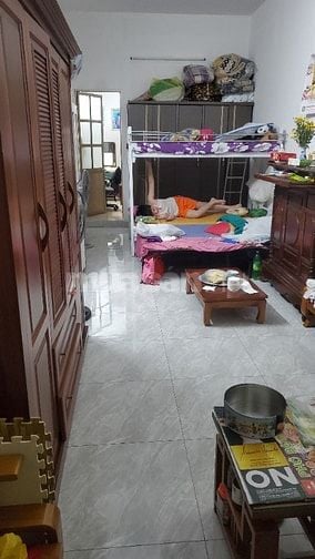 Bán nhà tập thể tầng 3 khu bộ đội,nhà tốt