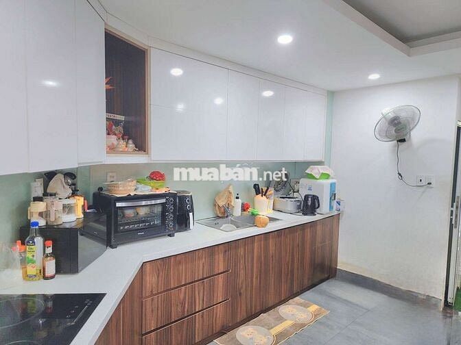 Bán Nhà Đẹp 4 Tầng, Lô Góc, Ô Tô Đỗ Cửa, 190m² Sàn, Chỉ 8 Tỷ 5, Quận 7