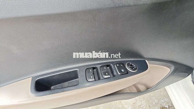 Hyundai i10 MT 1.0 Trắng 2017 Số sàn