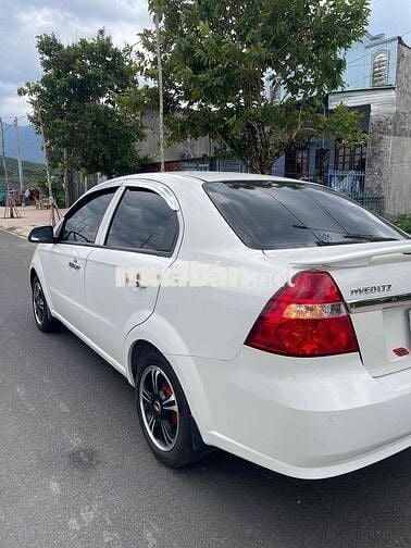Chevrolet Aveo LTZ Trắng 5 chỗ