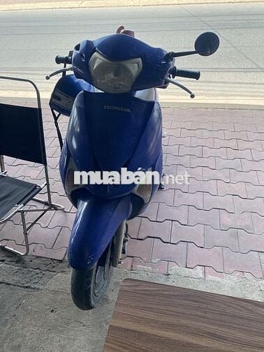 Bán xe máy lead hãng honda đang dùng giá rẻ 6tr.