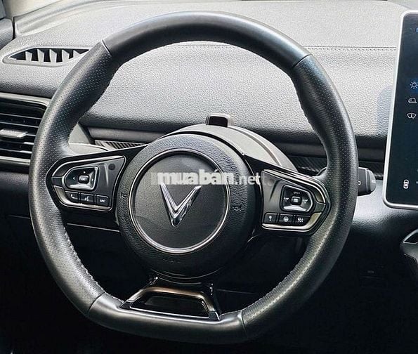 VinFast VF8 Eco 2023 Đen 39000 km