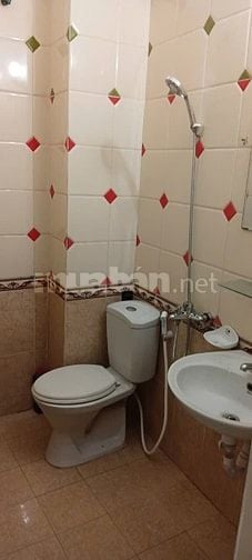 Cho thuê nhà số 8, ngõ 196 Hoàng Sâm, Nghĩa Đô. Diện tích gần 30m2