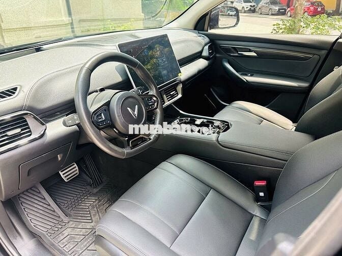 VinFast VF8 Eco 2023 Đen 39000 km