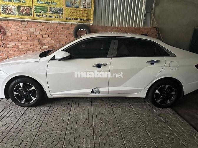 Hyundai Accent 2024 1.5 AT Tiêu chuẩn Trắng