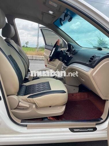 Chevrolet Aveo LTZ Trắng 5 chỗ
