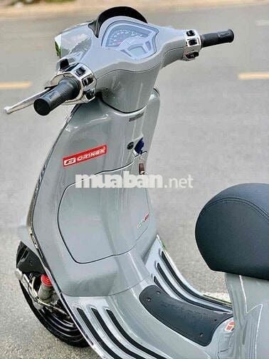 Vespa Sprint 125 ABS 2022 Xám Xi Măng – Chính Chủ