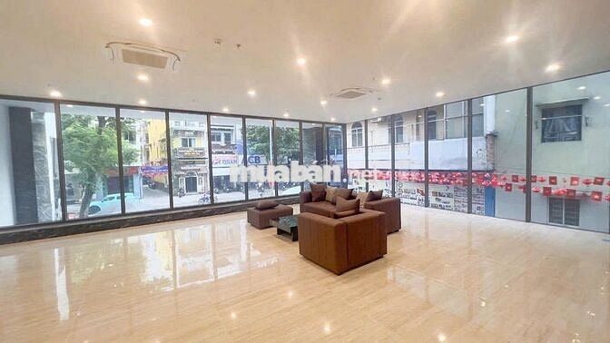 TOÀ NHÀ VĂN PHÒNG MỚI XÂY DỰNG MẶT TIỀN TRUNG TÂM QUẬN 5 