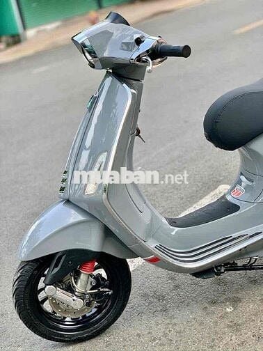 Vespa Sprint 125 ABS 2022 Xám Xi Măng – Chính Chủ