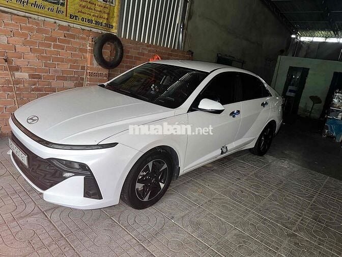 Hyundai Accent 2024 1.5 AT Tiêu chuẩn Trắng