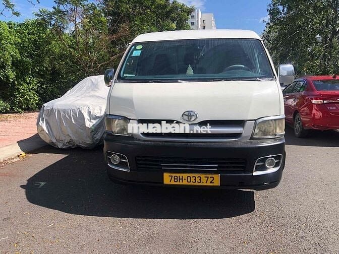 Toyota Hiace van dầu