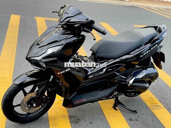 Airblade 125 4Val mẫu 2024 Đen bóng 9.000km bstp