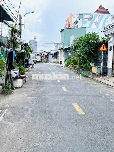 2Tỷ Có Biệt Thự 4 Tầng Gần Vin Hóc Môn-QL22, Chợ,Trường Học,UBND,BV,..