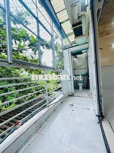 Cho thuê nhà nguyên căn siêu mới nằm ngay parcmall - cầu chánh hưng Q8