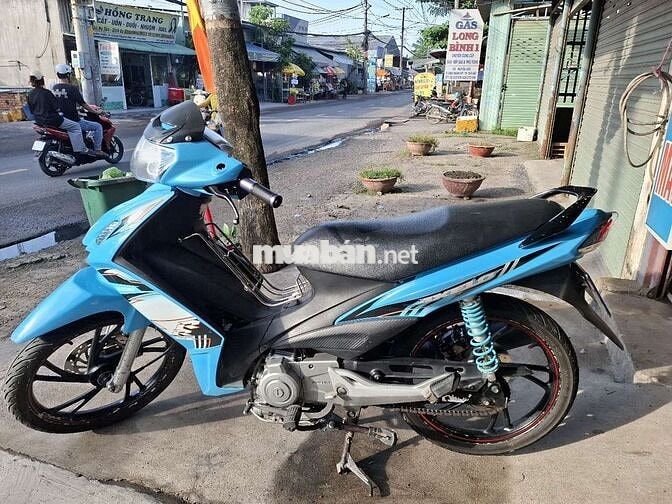 Suzuki màu Xanh dương
