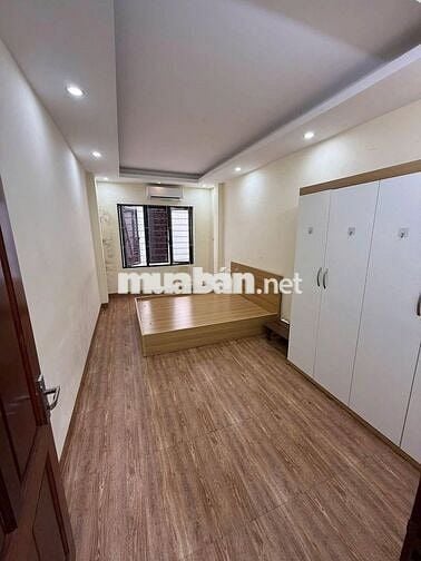 Cho thuê nhà phố Mạc Thị Bưởi - ô tô đỗ cửa - 30m2-5 tầng