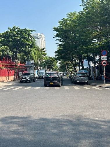 Nhà 5 x 13m - Xây 3 tầng - Đường 2 ô tô tránh - P. Thảo Điền