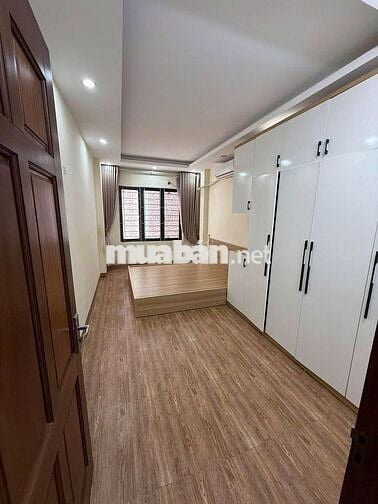 Cho thuê nhà phố Mạc Thị Bưởi - ô tô đỗ cửa - 30m2-5 tầng