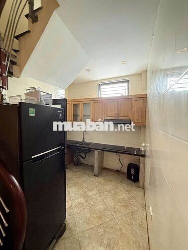 Cho thuê nhà phố Mạc Thị Bưởi - ô tô đỗ cửa - 30m2-5 tầng
