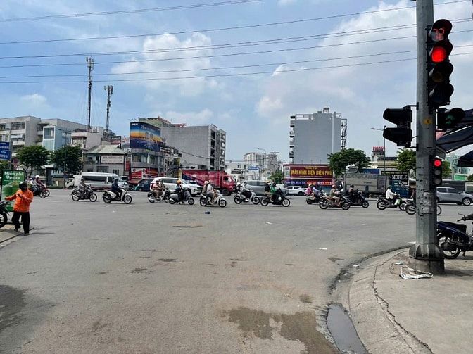 Bán Nhanh MT Nguyễn Xí - CHDV 7 Tầng 13,2 tỷ