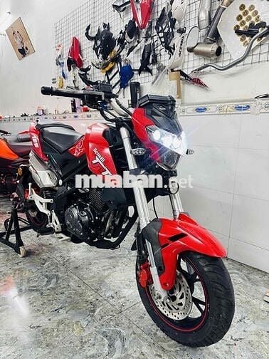 Benelli TNT 125 18000 km màu Đỏ